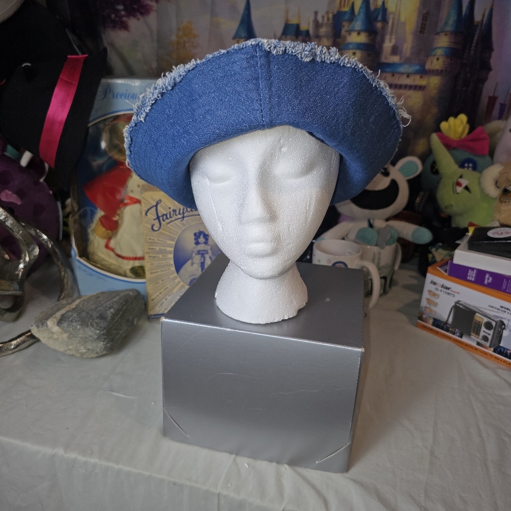 Urban Outfitters Denim Bucket Hat Blue Frayed Edge Festival Y2K Streetwear Unise